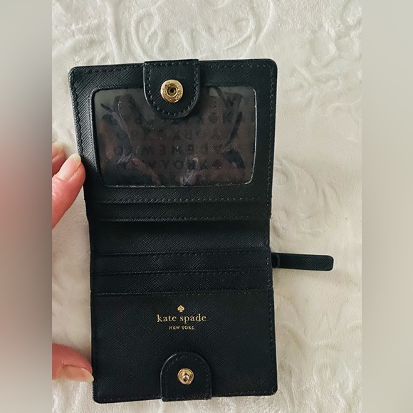 Kate Spade small snap wallet EUC, NO CALL OUTS! - Picture 3 of 4